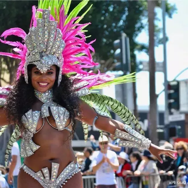 Dançarina de carnaval na Missão